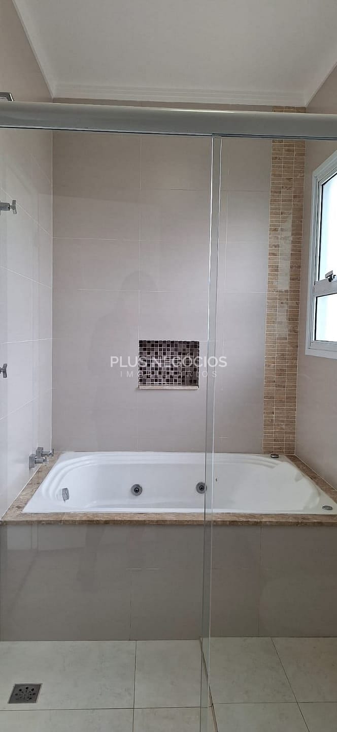 Casa para alugar com 3 quartos, 256m² - Foto 12