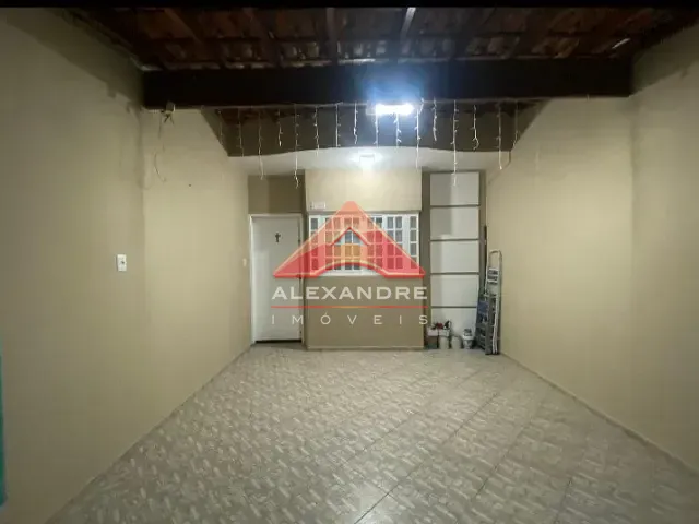 Casa 2 quartos e 2 banheiros, à venda, no bairro Vila Industrial em São José dos Campos