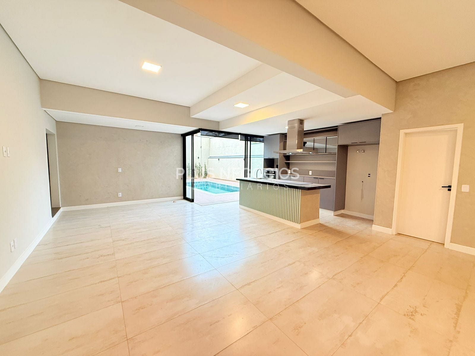 Casa, 3 quartos, 250 m² - Foto 1