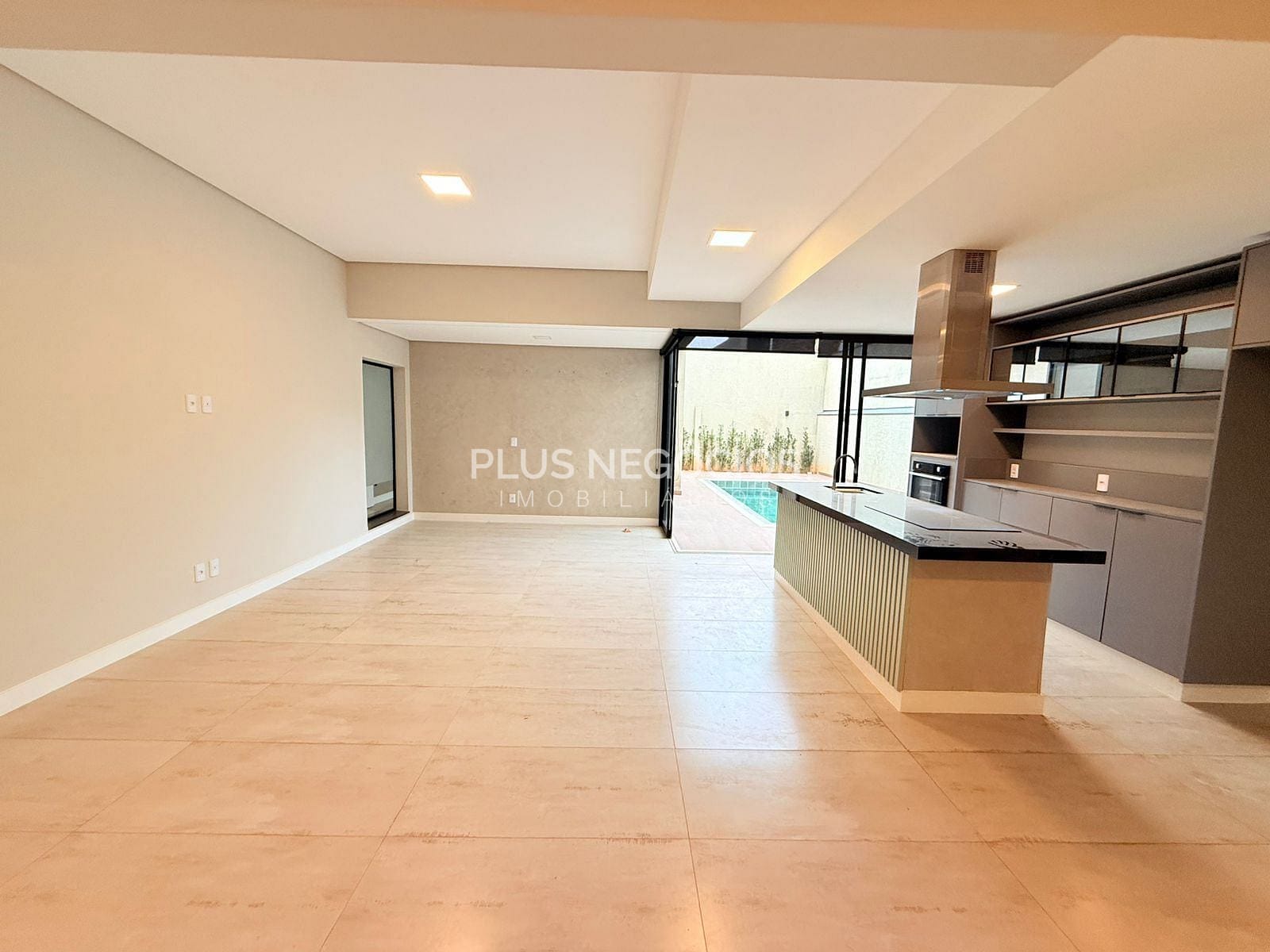 Casa, 3 quartos, 250 m² - Foto 2