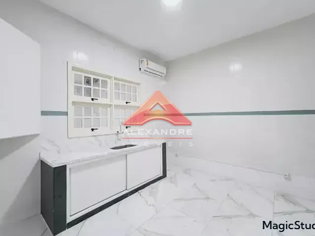Casa 2 quartos e 1 banheiro, à venda, no bairro Jardim Satélite em São José dos Campos