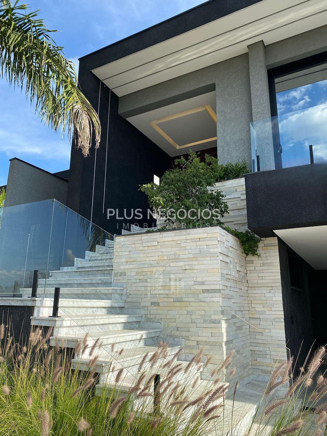 Casa à venda e aluguel com 3 quartos, 330m² - Foto 4