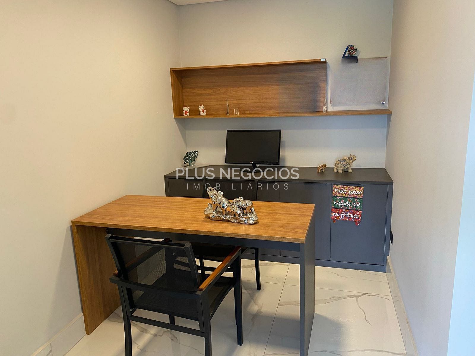 Casa à venda e aluguel com 3 quartos, 330m² - Foto 47