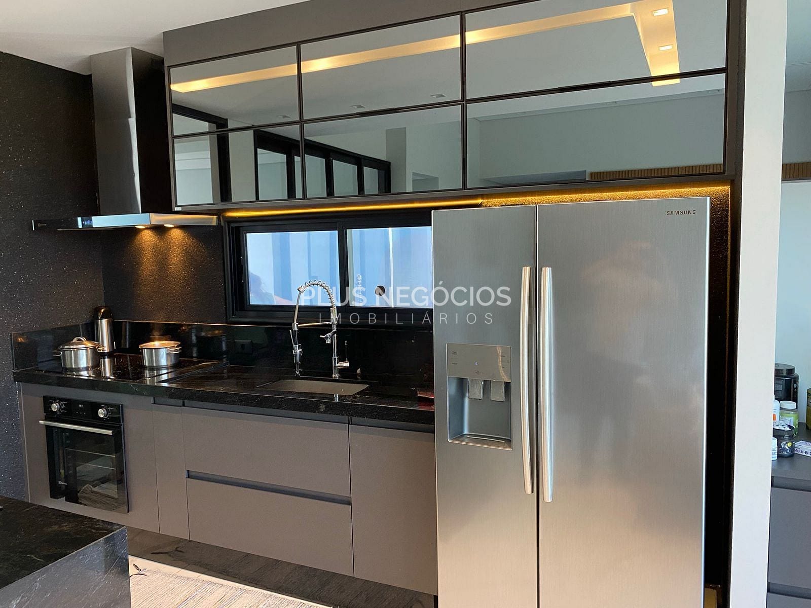 Casa à venda e aluguel com 3 quartos, 330m² - Foto 12