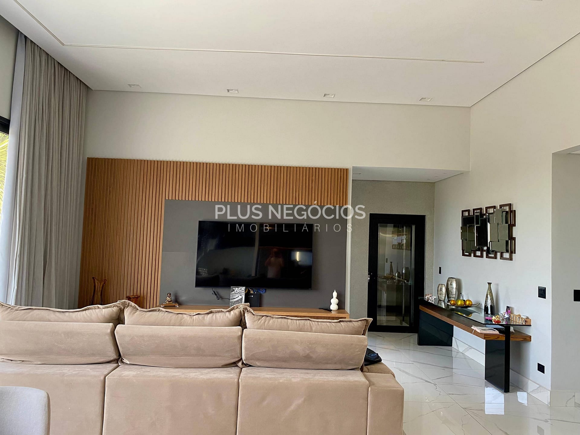 Casa à venda e aluguel com 3 quartos, 330m² - Foto 7