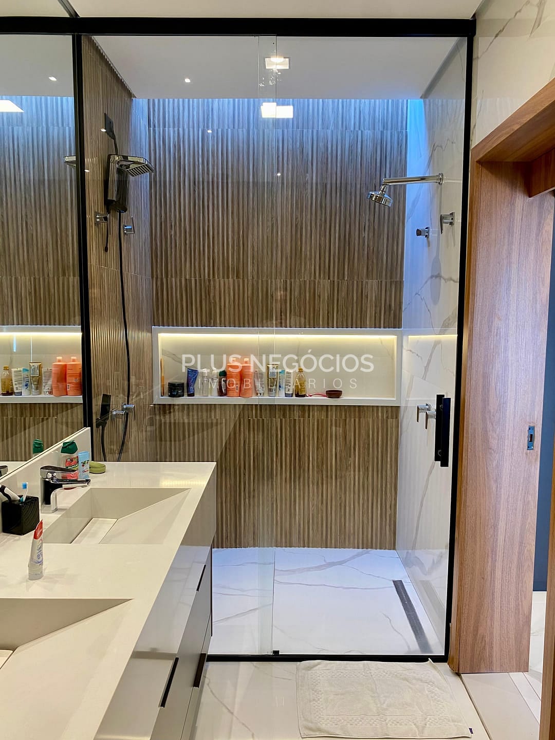 Casa à venda e aluguel com 3 quartos, 330m² - Foto 27