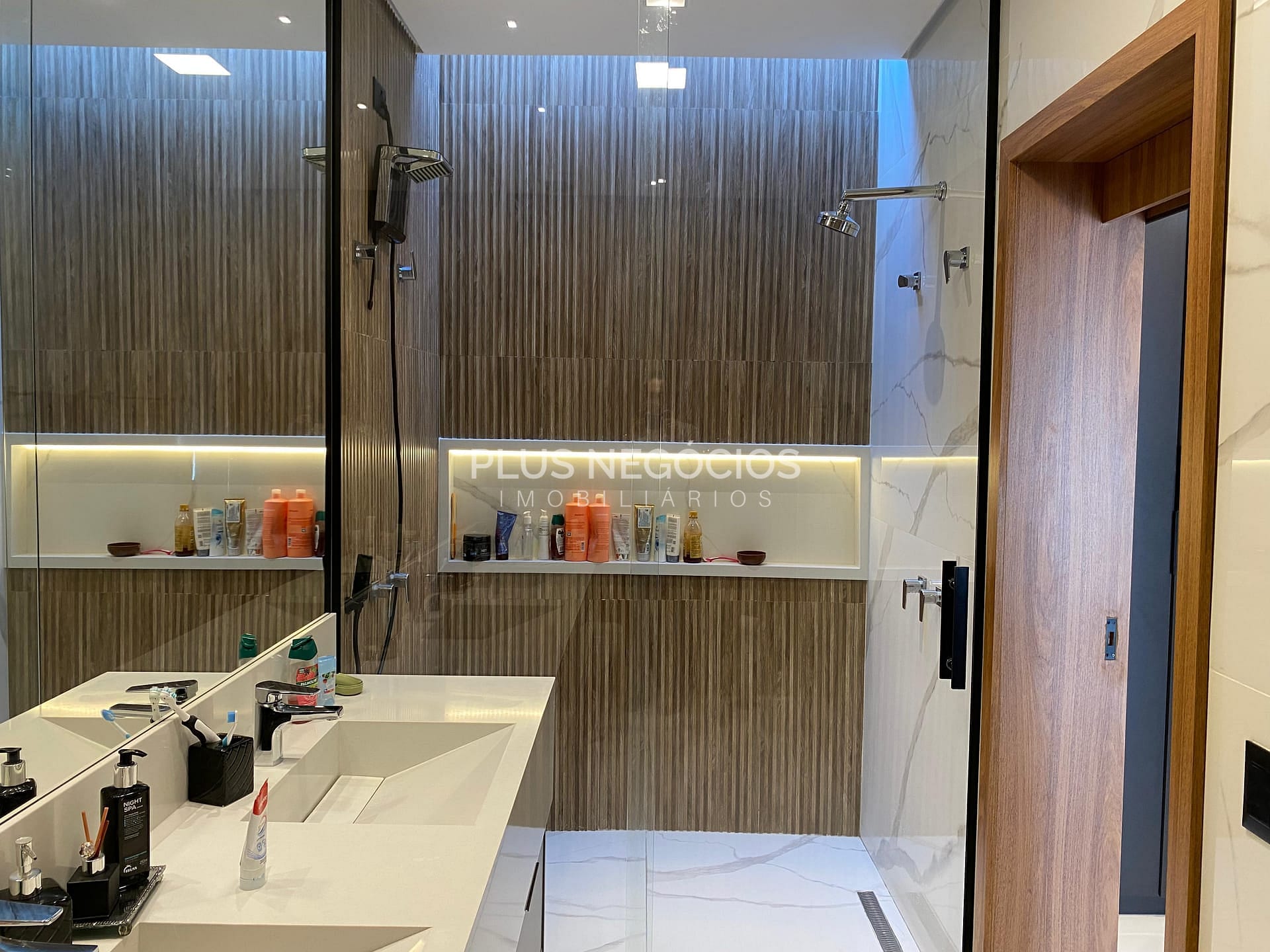 Casa à venda e aluguel com 3 quartos, 330m² - Foto 28