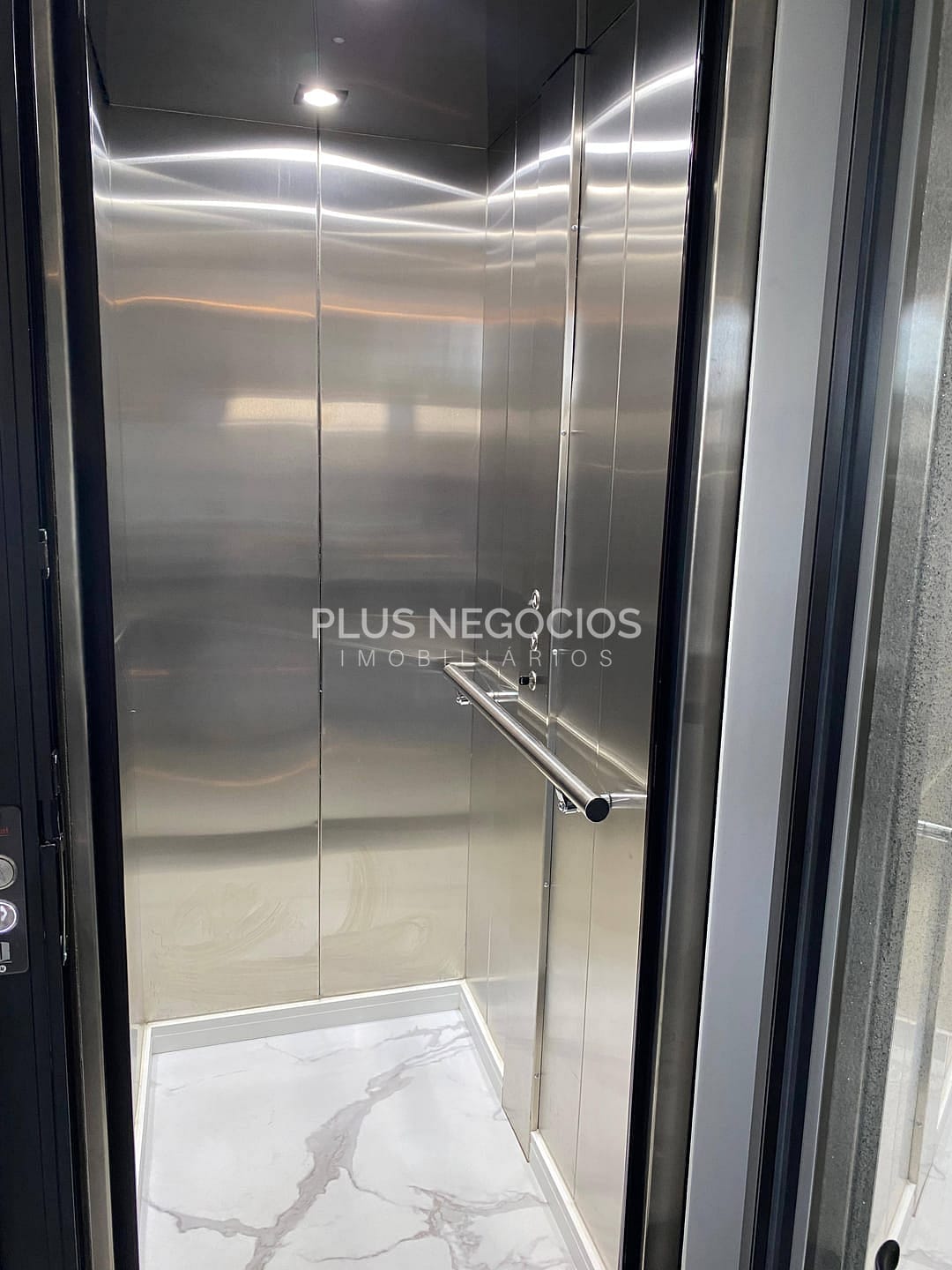 Casa à venda e aluguel com 3 quartos, 330m² - Foto 43