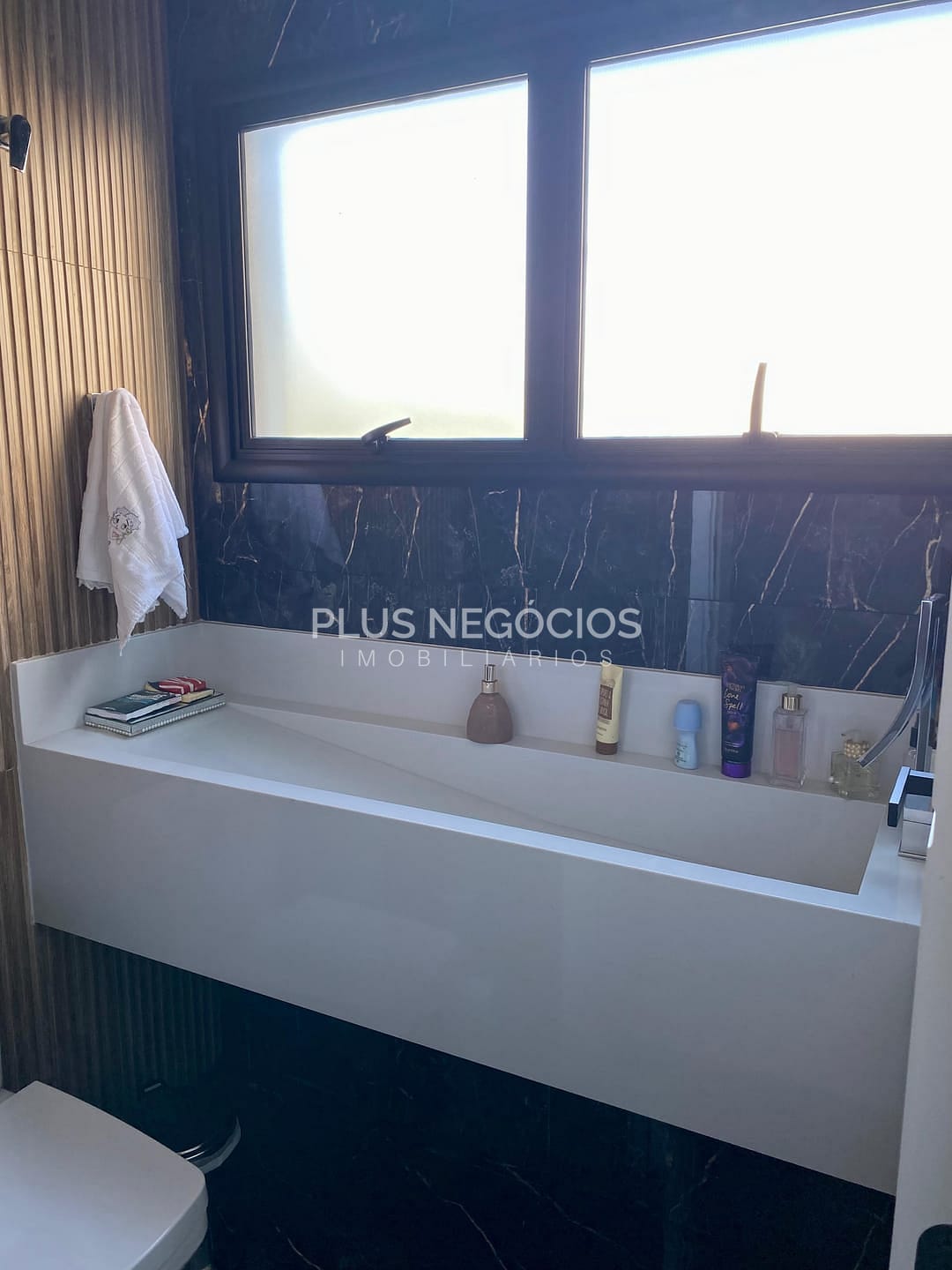 Casa à venda e aluguel com 3 quartos, 330m² - Foto 45