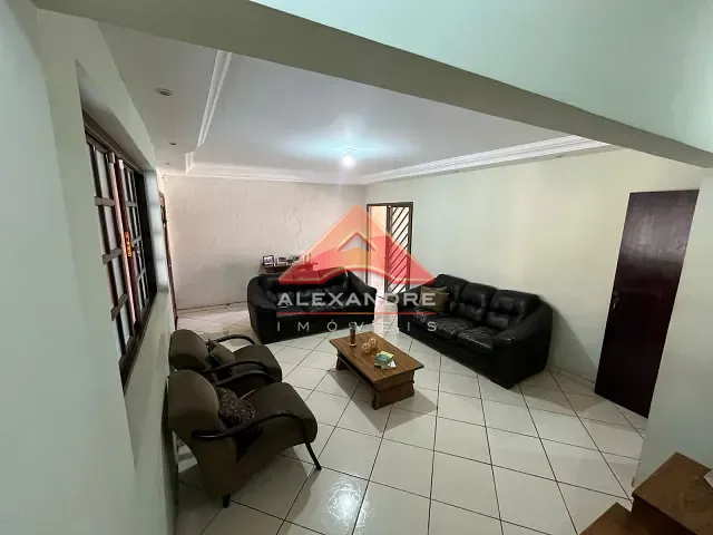 Casa 4 quartos e 3 banheiros, à venda, no bairro Vila Tatetuba em São José dos Campos