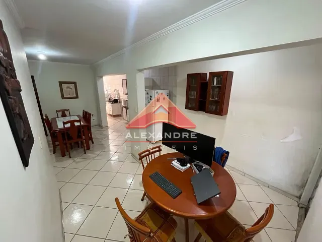 Casa 4 quartos e 3 banheiros, à venda, no bairro Vila Tatetuba em São José dos Campos
