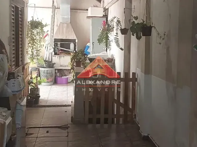 Casa 4 quartos e 1 banheiro, à venda, no bairro Jardim Ismênia em São José dos Campos