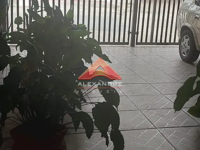 Casa 4 quartos e 1 banheiro, à venda, no bairro Jardim Ismênia em São José dos Campos