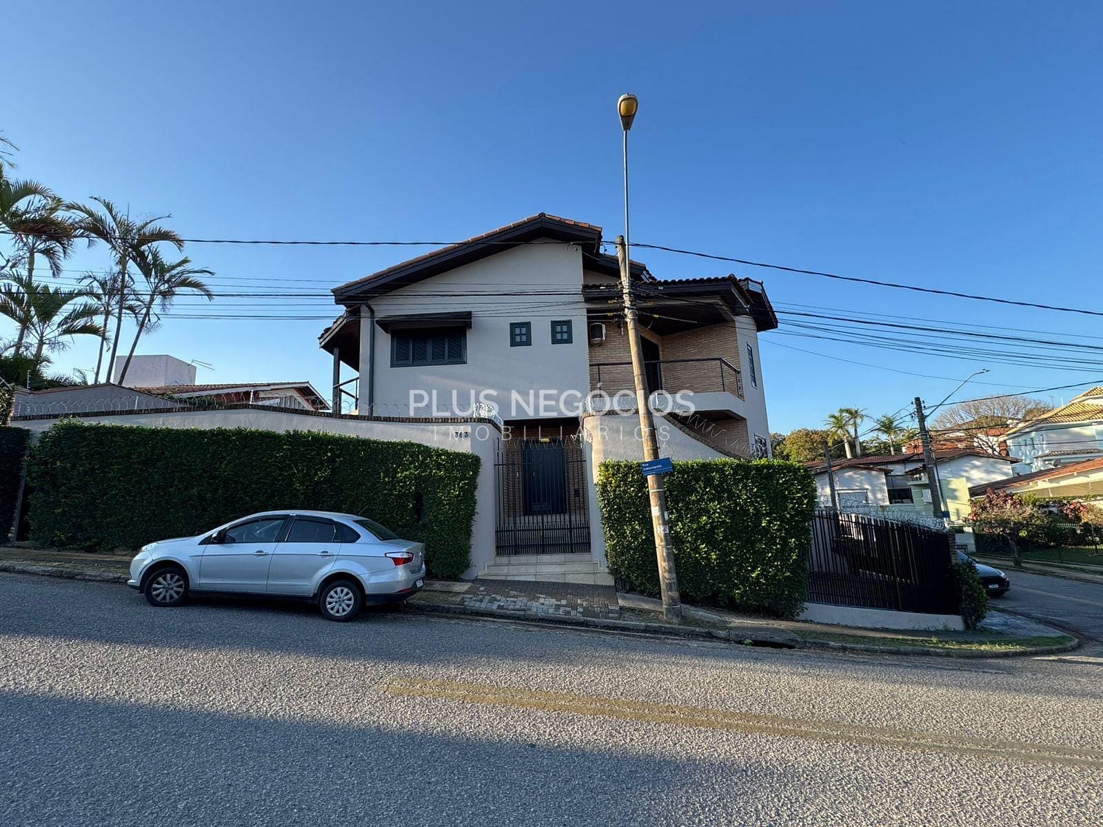 Casa para alugar com 7 quartos, 312m² - Foto 3