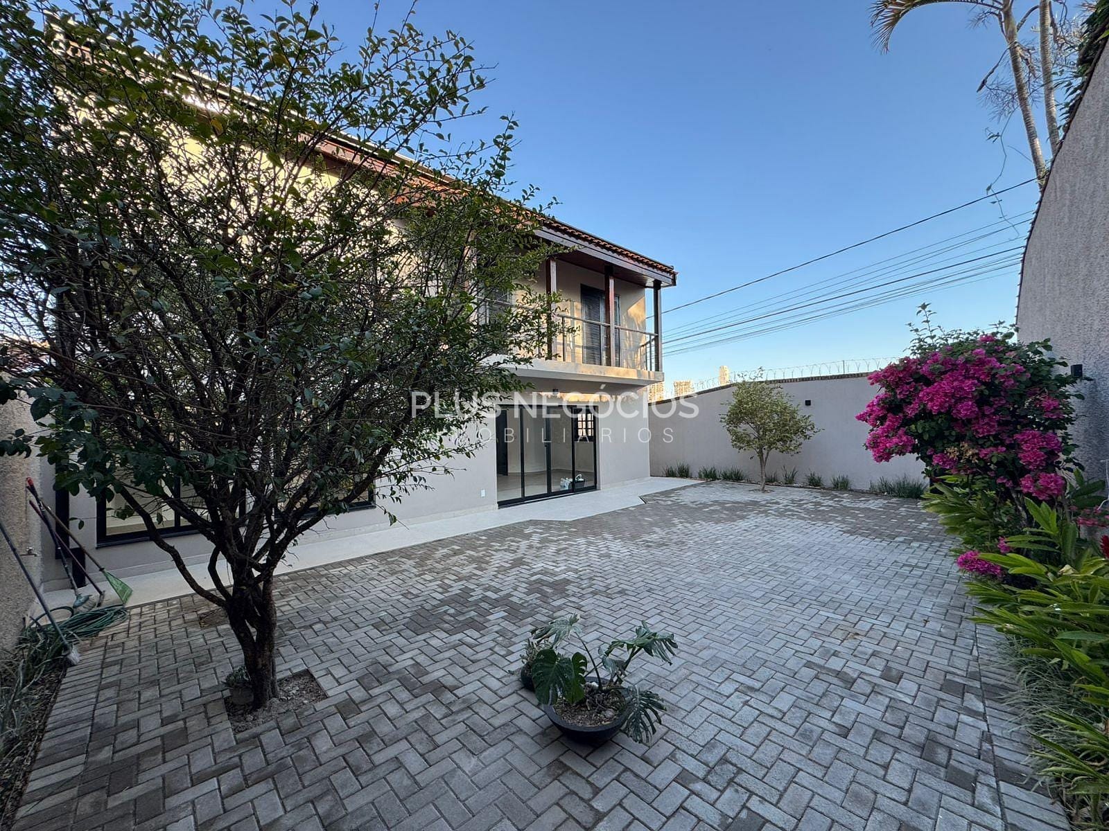 Casa para alugar com 7 quartos, 312m² - Foto 8