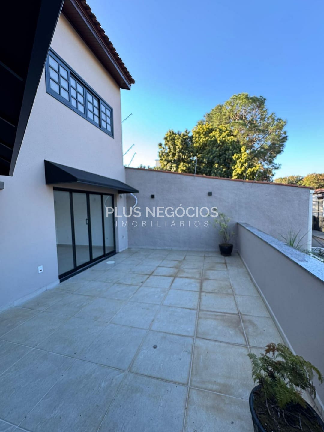 Casa para alugar com 7 quartos, 312m² - Foto 11