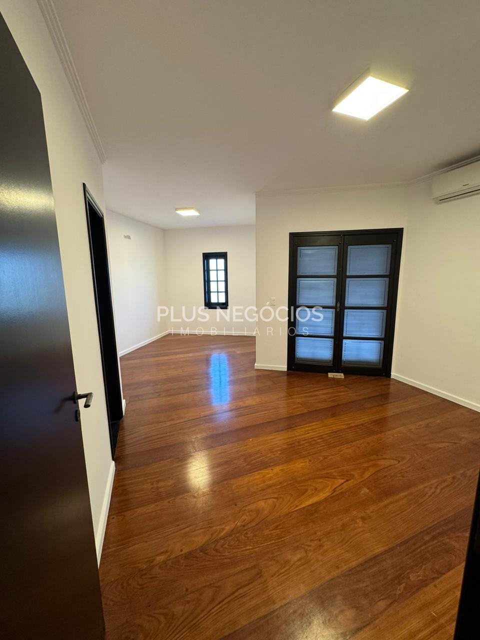 Casa para alugar com 7 quartos, 312m² - Foto 13