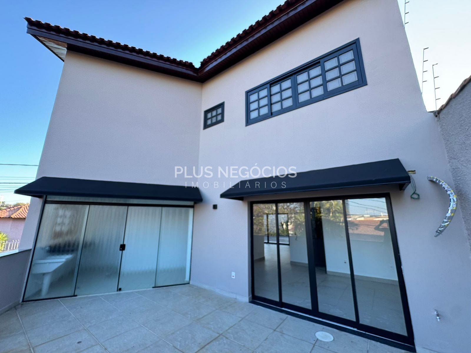 Casa para alugar com 7 quartos, 312m² - Foto 10