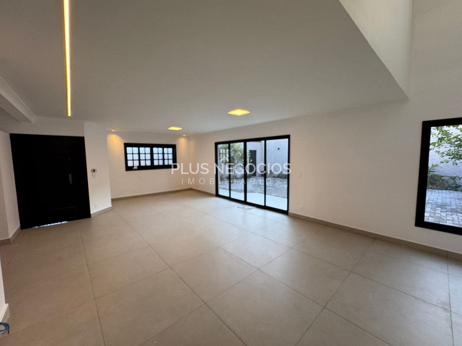 Casa para alugar com 7 quartos, 312m² - Foto 25