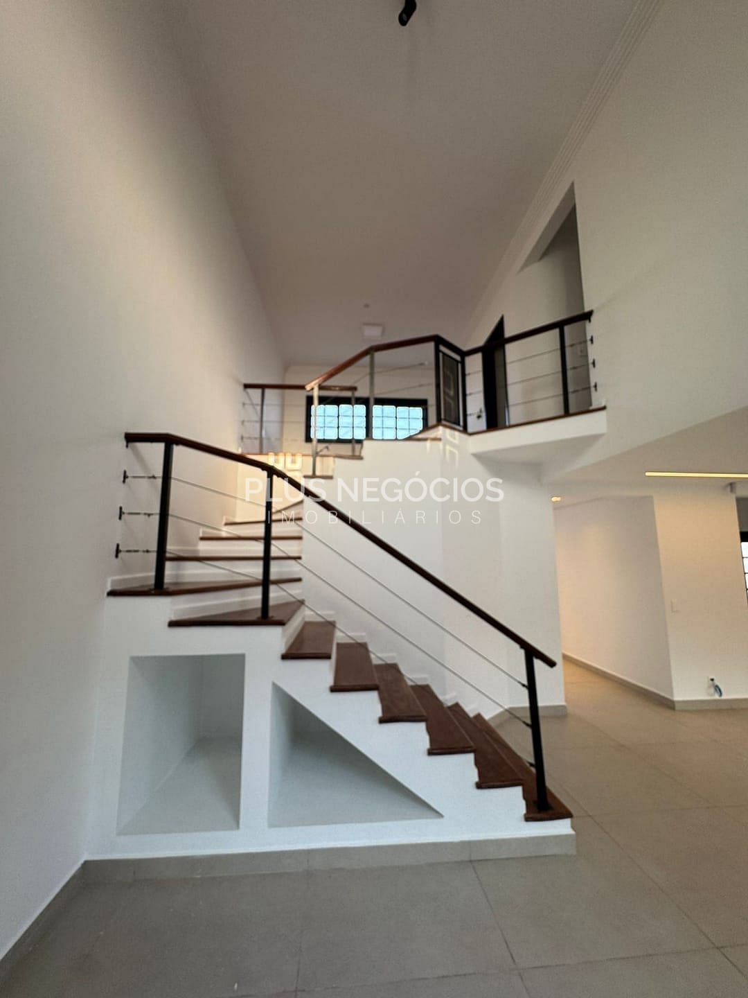 Casa para alugar com 7 quartos, 312m² - Foto 7