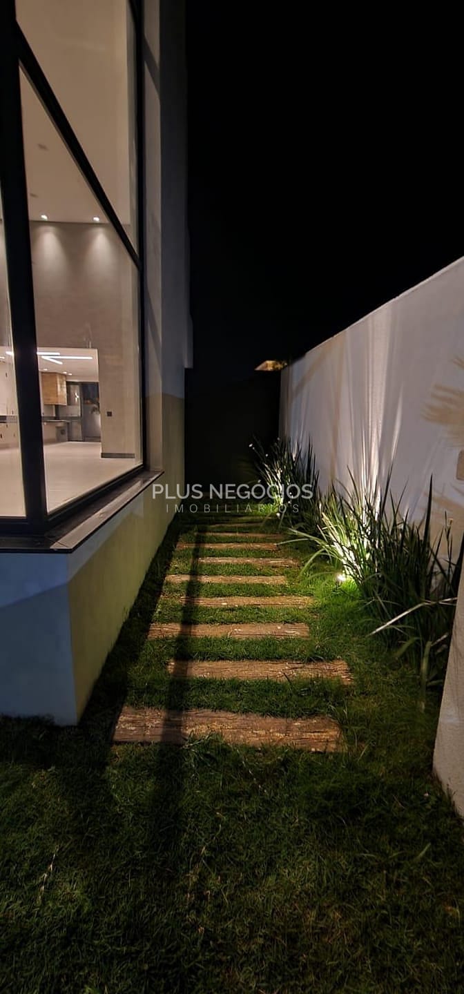 Casa à venda com 3 quartos, 313m² - Foto 7