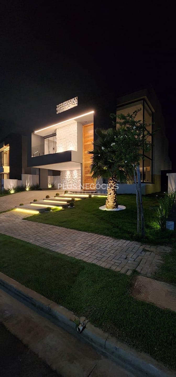 Casa à venda com 3 quartos, 313m² - Foto 1