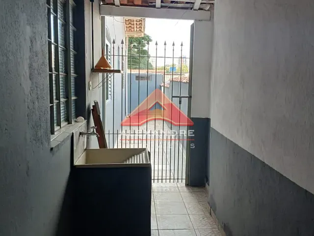 Casa 2 quartos e 1 banheiro, para alugar, no bairro Vila Tatetuba em São José dos Campos