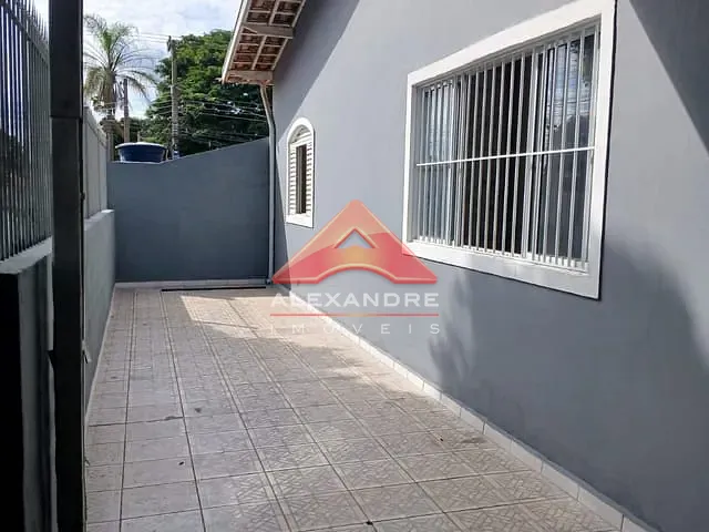 Casa 2 quartos e 1 banheiro, para alugar, no bairro Vila Tatetuba em São José dos Campos