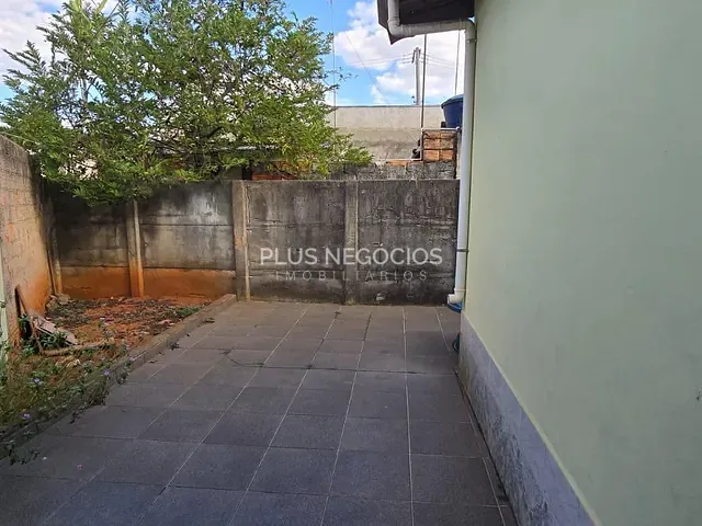 Casa 4 quartos e 2 banheiros, à venda, no bairro Vila Helena em Sorocaba