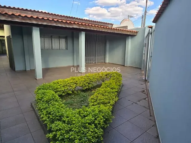 Casa 4 quartos e 2 banheiros, à venda, no bairro Vila Helena em Sorocaba