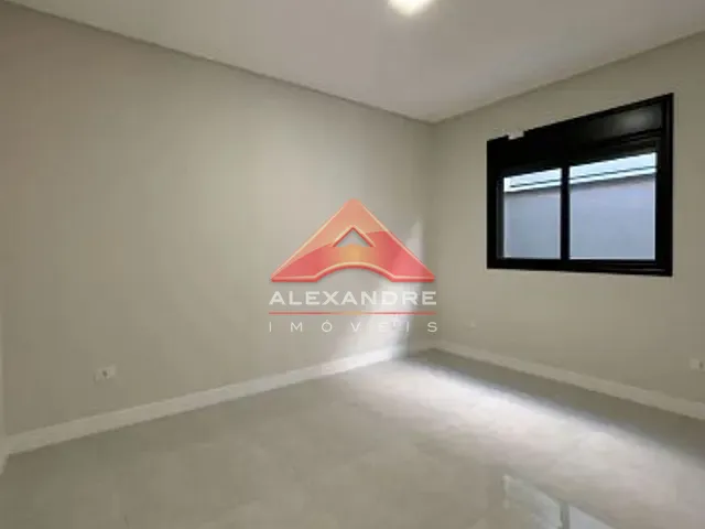 Casa com 300m² 3 quartos e 1 banheiro, à venda, no bairro Vila Velha em Caçapava