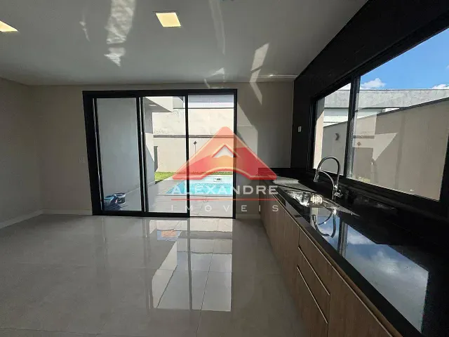Casa com 300m² 3 quartos e 1 banheiro, à venda, no bairro Bairro do Grama em Caçapava