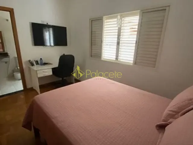Casa com 305m² 3 quartos e 2 banheiros, à venda, no bairro Centro em Tremembé