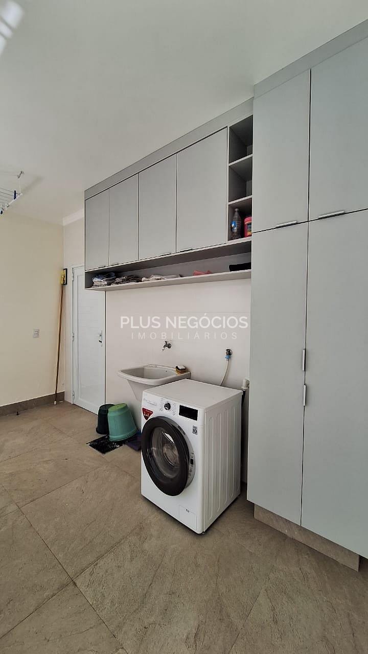 Casa à venda com 3 quartos, 296m² - Foto 13