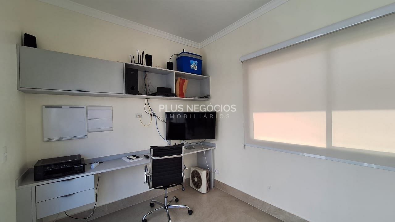 Casa à venda com 3 quartos, 296m² - Foto 14