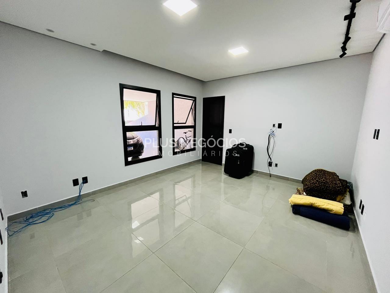 Casa à venda com 3 quartos, 268m² - Foto 24