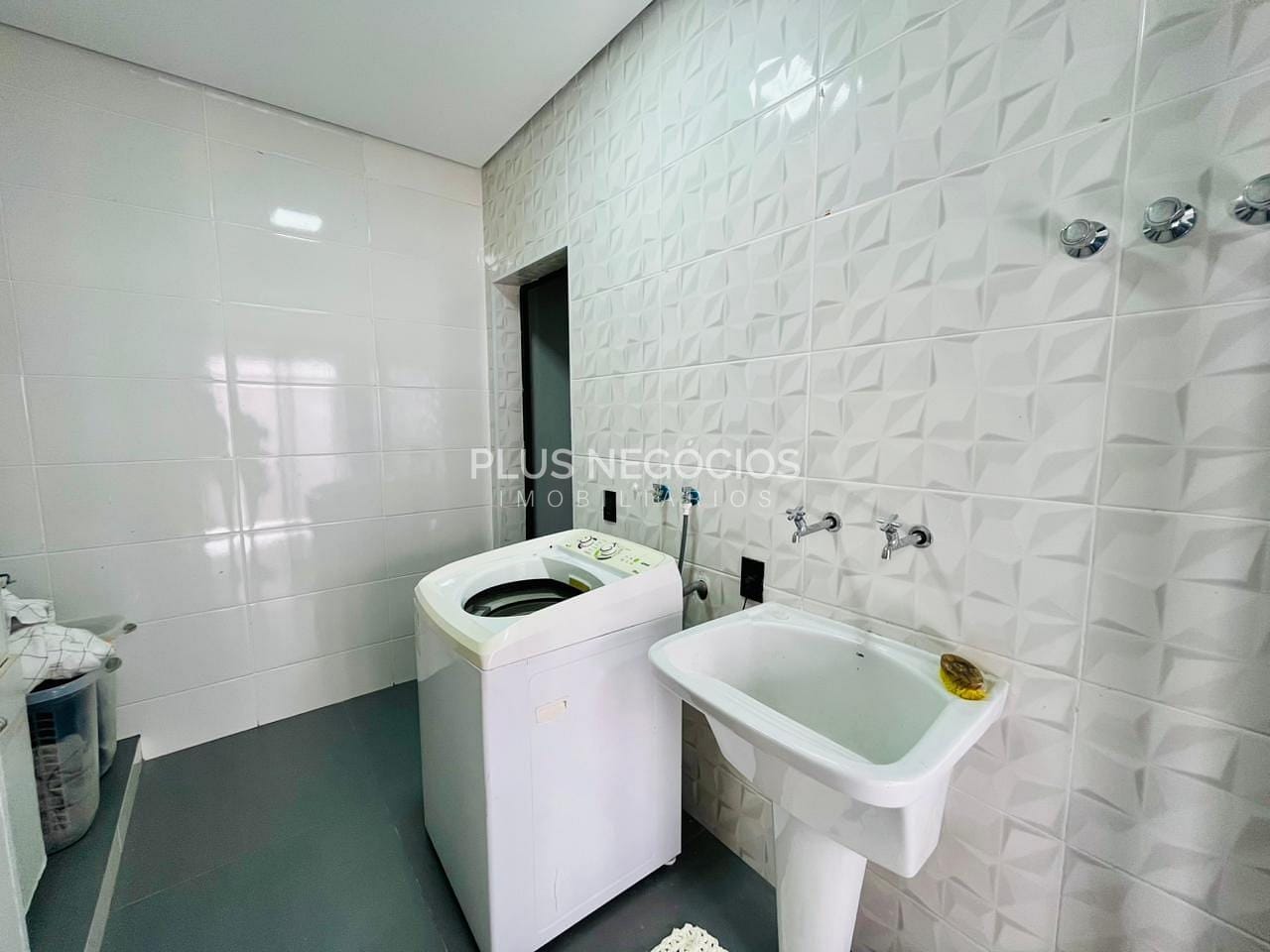 Casa à venda com 3 quartos, 268m² - Foto 26