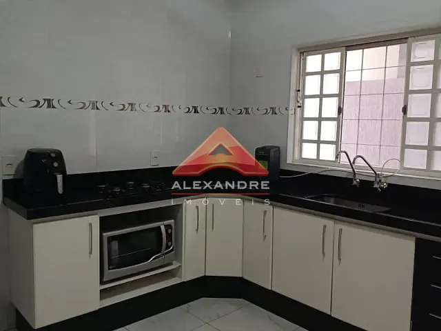 Casa 2 quartos e 2 banheiros, à venda, no bairro Conjunto Residencial Galo Branco em São José dos Campos