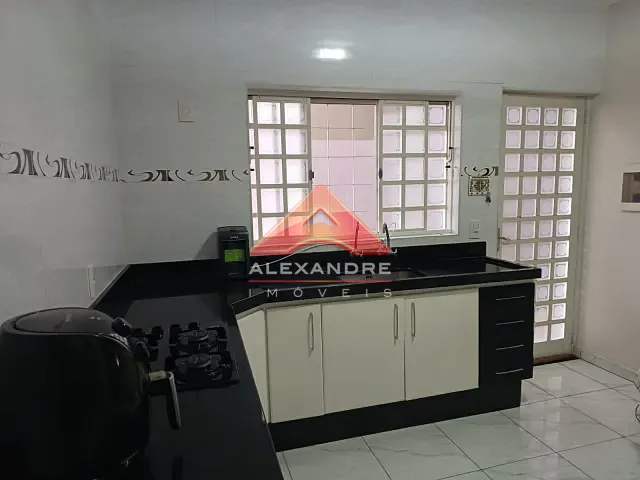 Casa 2 quartos e 2 banheiros, à venda, no bairro Conjunto Residencial Galo Branco em São José dos Campos