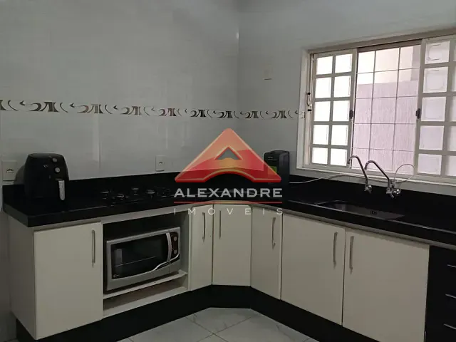 Casa 2 quartos e 2 banheiros, à venda, no bairro Conjunto Residencial Galo Branco em São José dos Campos