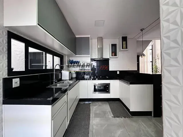 Sobrado com 300m² 3 quartos e 5 banheiros, à venda, no bairro Residencial Maria Dulce em Indaiatuba