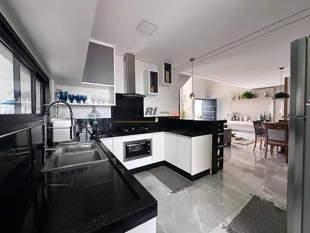 Sobrado com 300m² 3 quartos e 5 banheiros, à venda, no bairro Residencial Maria Dulce em Indaiatuba