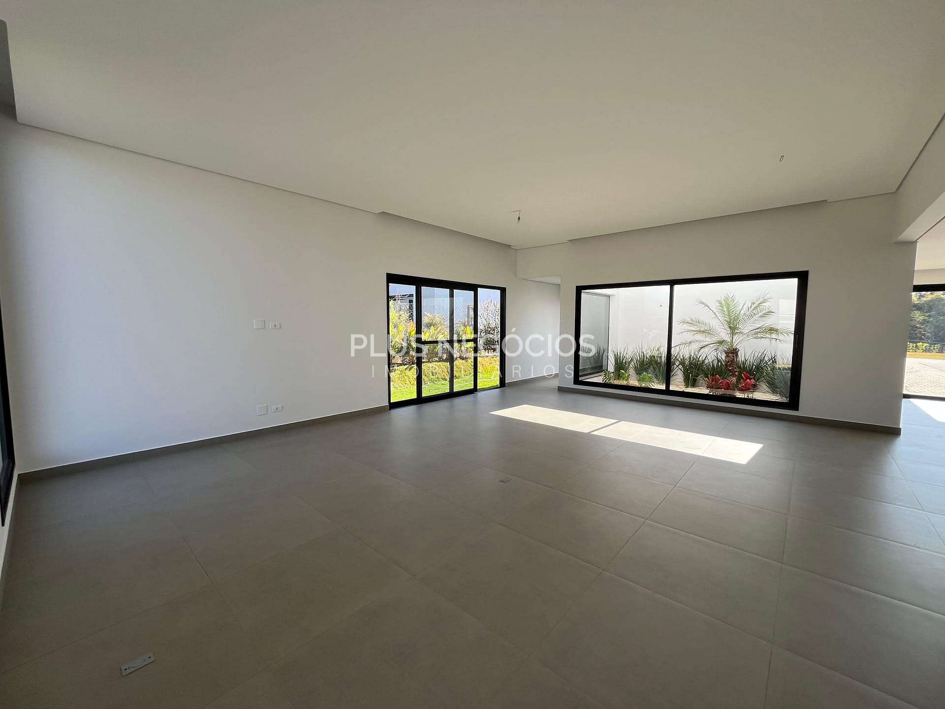 Casa à venda com 3 quartos, 378m² - Foto 4