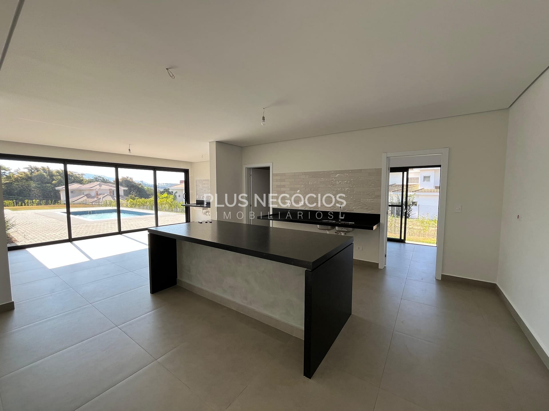 Casa à venda com 3 quartos, 378m² - Foto 8