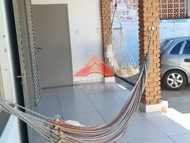 Casa 2 quartos e 2 banheiros, à venda, no bairro Eugênio de Mello em São José dos Campos