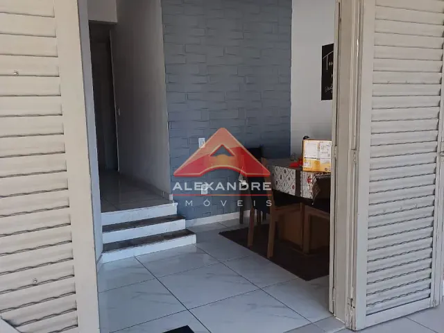 Casa 2 quartos e 2 banheiros, à venda, no bairro Eugênio de Mello em São José dos Campos