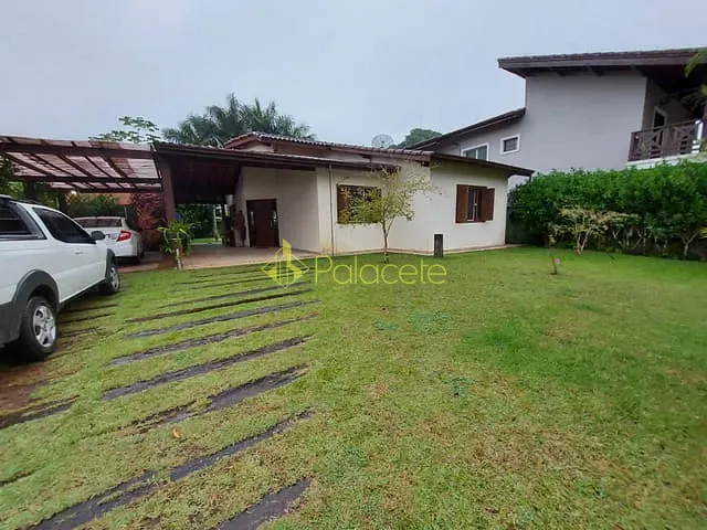 Casa com 700m² 4 quartos e 3 banheiros, à venda, no bairro Horto em Ubatuba