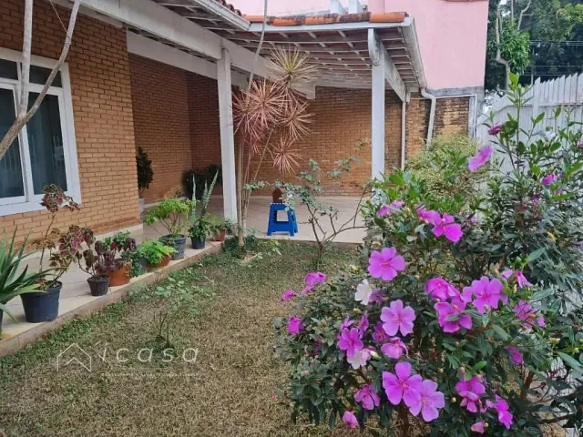 Casa com 330m² 5 quartos e 2 banheiros, à venda, no bairro Vila São João em Caçapava