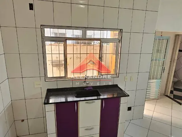 Casa 1 quarto e 1 banheiro, para alugar, no bairro Vila Terezinha em São José dos Campos