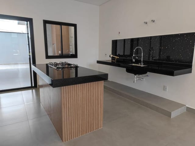 Casa com 250m² 3 quartos e 3 banheiros, à venda, no bairro Guedes em Tremembé